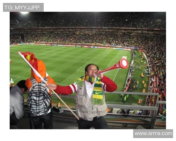 足球明星手腕绑带技巧视频集锦展现运动风采与个性魅力