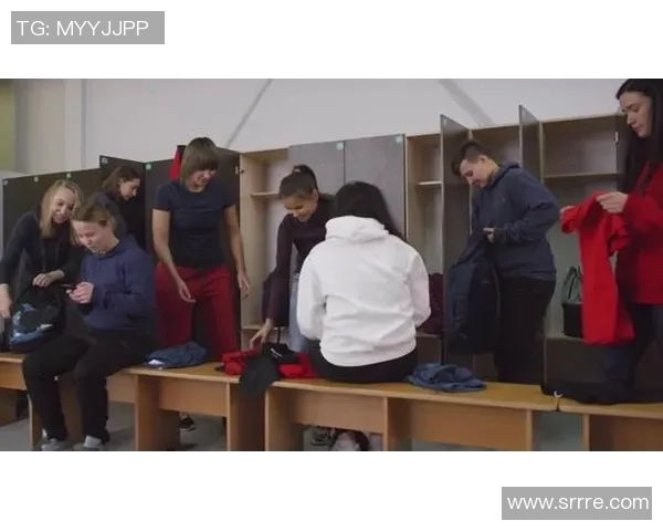 足球明星的衣帽间揭秘时尚与运动的完美结合与背后的故事