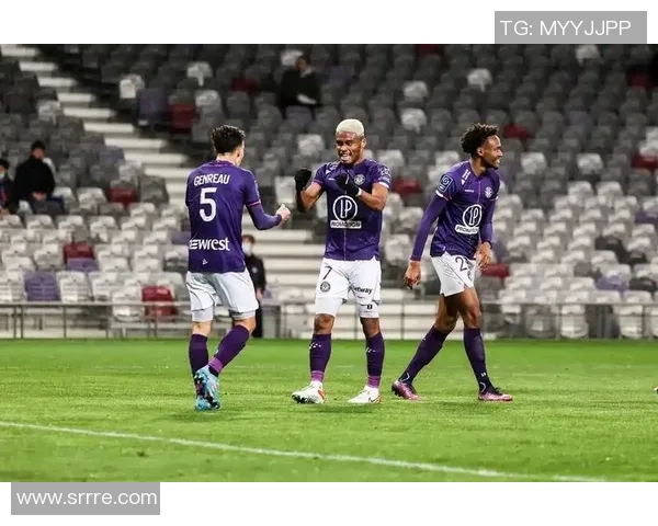 青春风暴席卷绿茵场盘点那些充满少年感的足球明星们